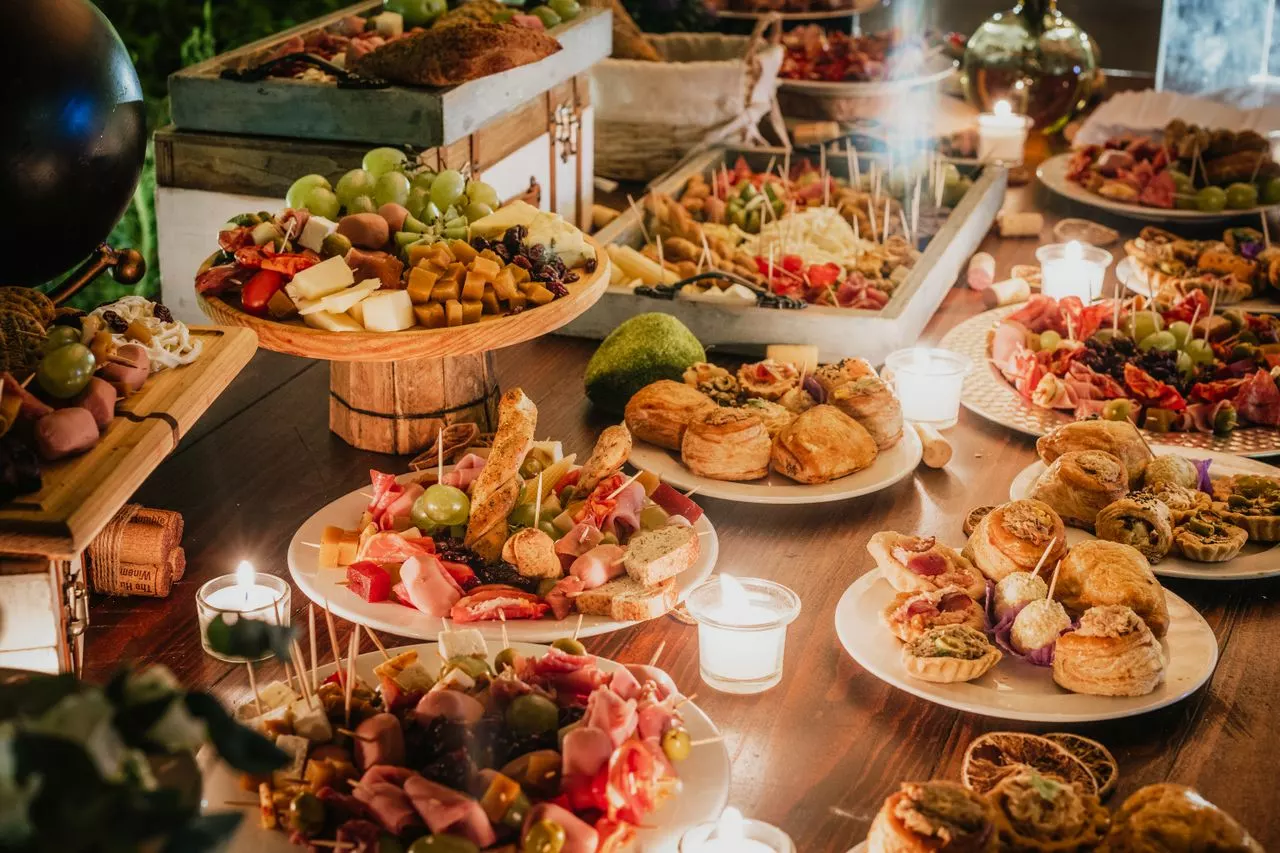 Contact Cairnsplatecraft to book your catering event